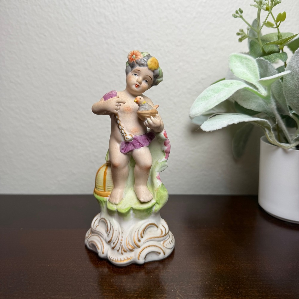 Ucagco China Cherub Figurine Made in Occupied Japan Porcelain Bird Beehive‎